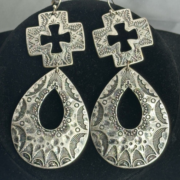 Unbranded Jewelry - Vintage Native American Inspired Silver Earrings